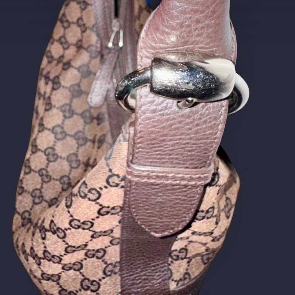 Gucci Textured Leather hobo RARE!